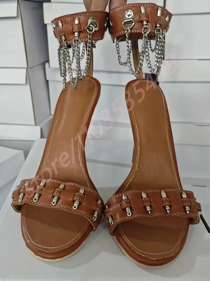 New Catwalk Bullet Chain Roman Sandals 2025 Summer Sexy Ladies Stilettos Black/brown Fashion Party Casual Open Toe Sandals