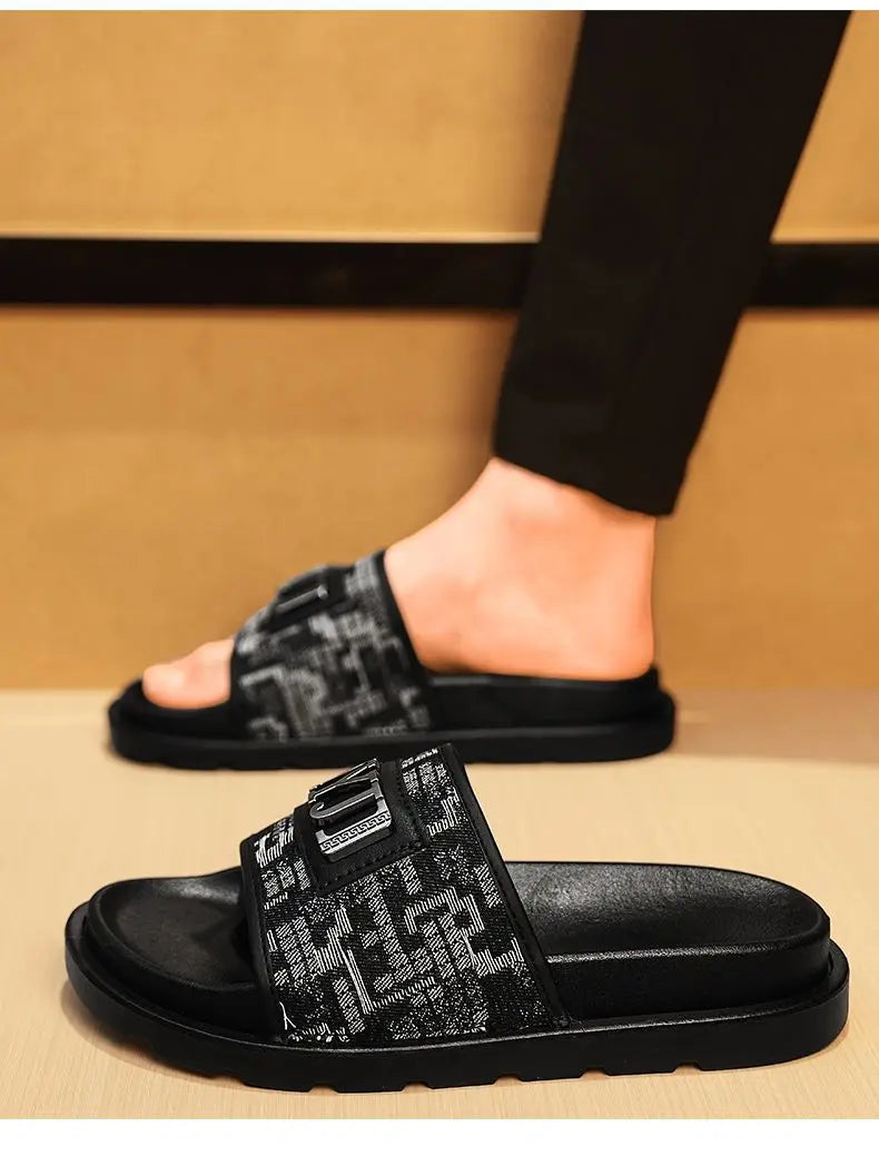 Summer 2026 Large Size Luxury Buckle Trendy Full Face Bread Slippers Retro Casual Beach Slippers Comfortable Roman Style Sandals