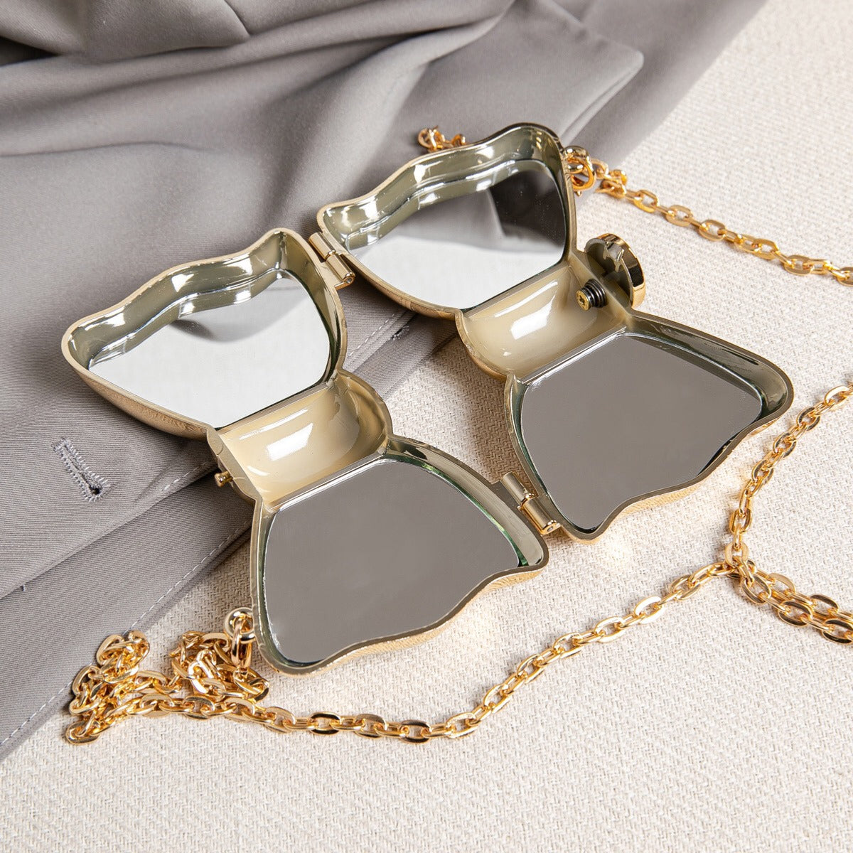Women's Luxury Designer Bow Acrylic Clutch Bag with Chain Mini Crossbody Handbag for Party Evening Gold Silver Bags for Woman